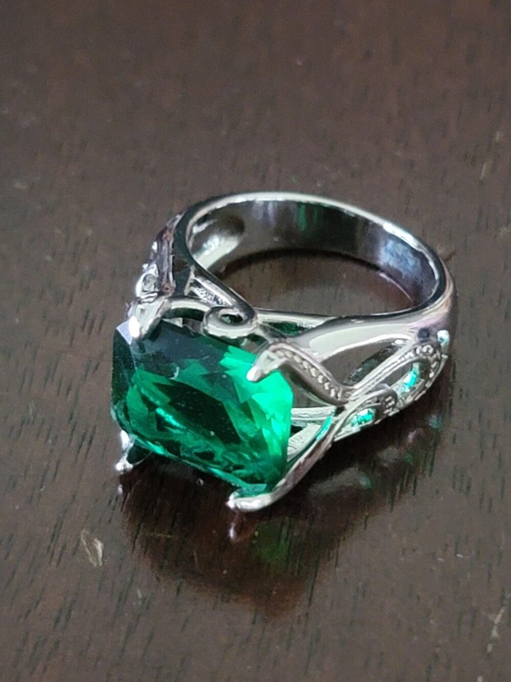 Size 5 Vintage Style Silver Tone Emerald Ring, Large Rectangular Green Costume